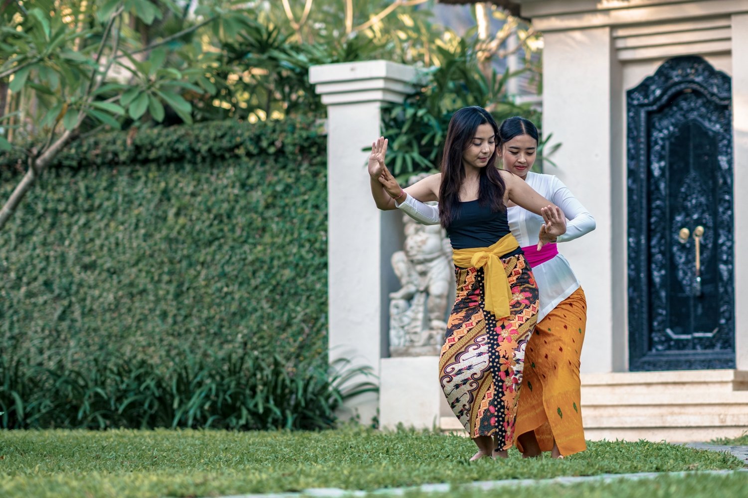 Balinese_Dance_Lesson_1