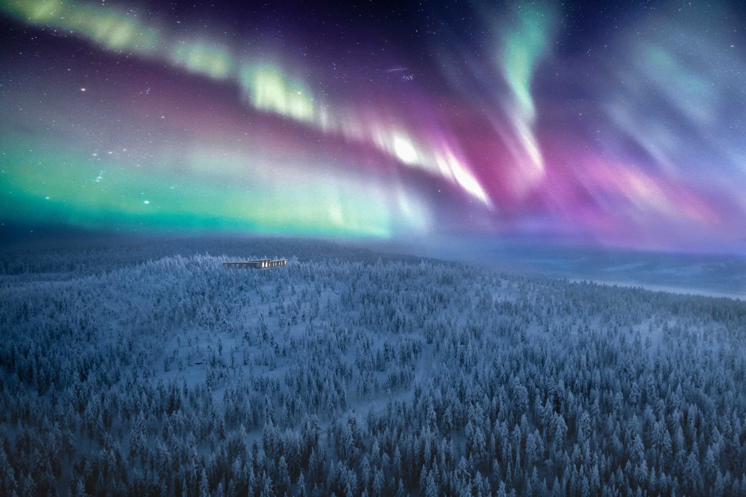 Top 001OctolaLodgeNorthernLights_Press