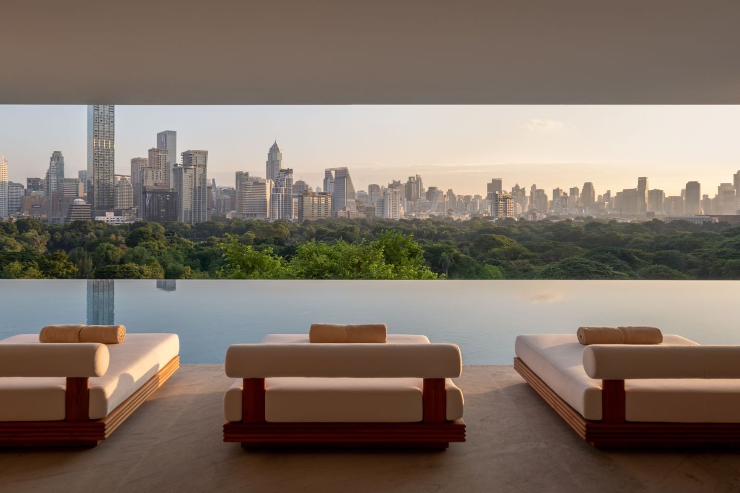 TOP Image 3 Dusit Thani Bangkok.jpg (1)